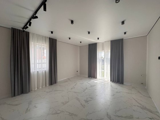 Будинок зремонтом 97 кв.м. на 4  соток Газ Винница