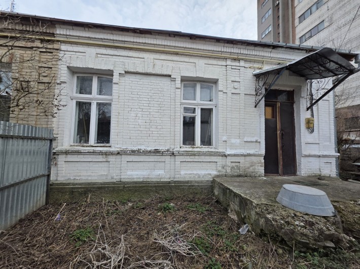 Продам частину будинку в центрі міста, вул. С.Петлюри. - фото 1