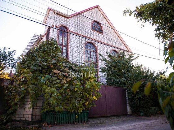 Будинок, 3 поверхи, 6 соток. Садова, 40, Осокорки, Дарницький район Київ