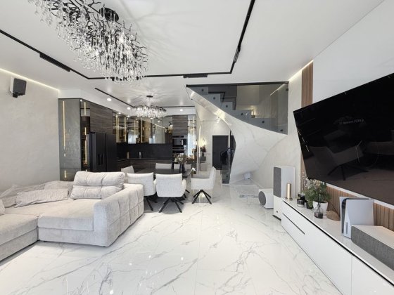 Дом квартира дуплекс метро Осокорки Дарницкий Киев ремонт левый берег