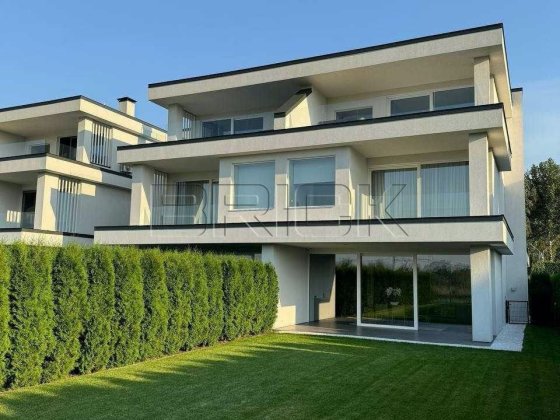 Продаж будинку. Котеджне містечко Коник.Напрямок Конча-Заспа Київ