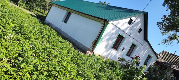 Продається одноповерховий цегляний будинок.Три роздільні кімнати.11 соток приват/землі - фото 1