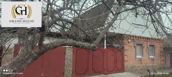 Продам добротний двоповерховий будинок на Новомиколаївці. - фото 1