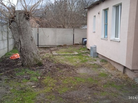 Продам частину будинку Ковалівка, зі зручностями і окремим двором Кропивницкий