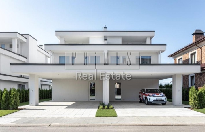 Продаж Будинку  вул. Лютнева КМ Коник - фото 1