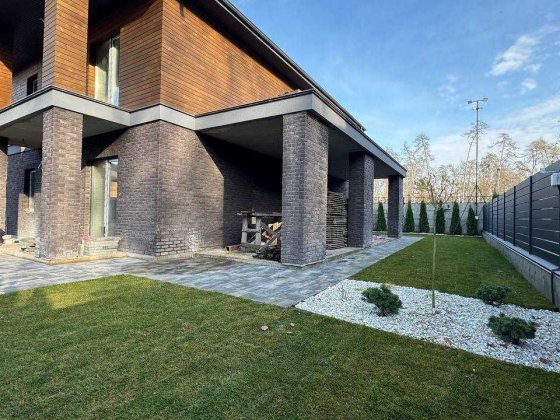 Продаж Будинку 252 м.кв Без% вул. М. Чалого, 5 Катеринівка Ліс Озеро Київ