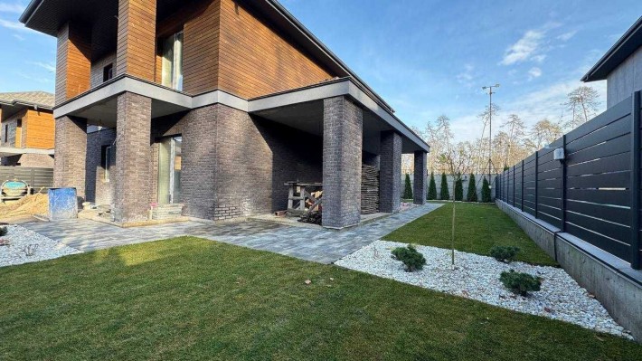 Продаж Будинку 252 м.кв Без% вул. М. Чалого, 5 Катеринівка Ліс Озеро - фото 1