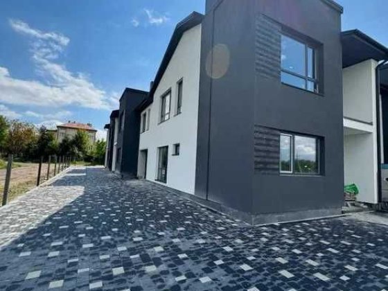 Котедж у Львові: гараж, газ, 2 поверхи, 134 м², Білогорща, 700$ м² Львів