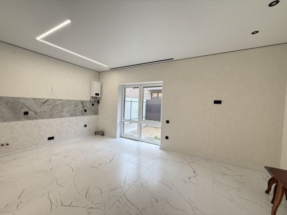 Продам таунхаус з ремонтом поруч зупинка Винница