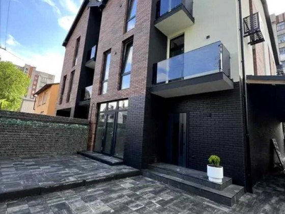 Продаж будинку, вулиця Михайла Кричевського Львів