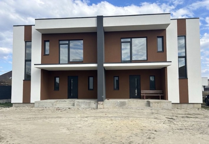 Котедж у КМ "Mary land" | Тераса | Власне паркомісце - фото 1