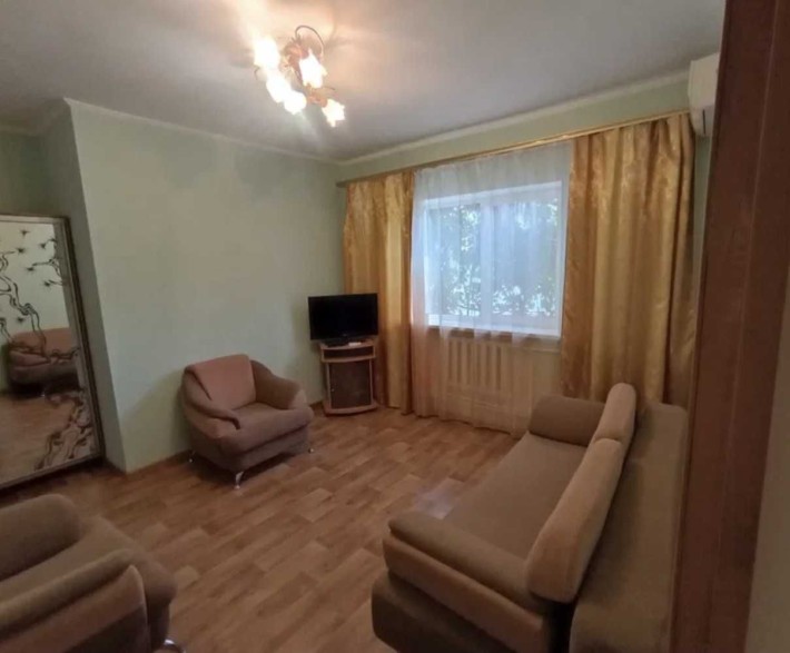 Продам дом на пос. Котовского. 6 соток. Есть гараж - фото 1