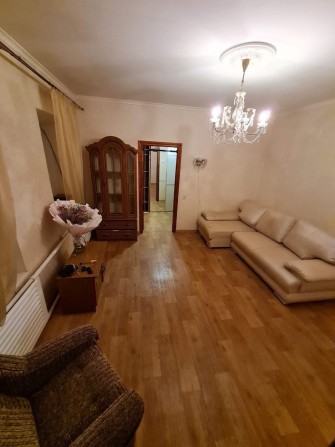 Центр міста Миколаїв продам будинок - фото 1