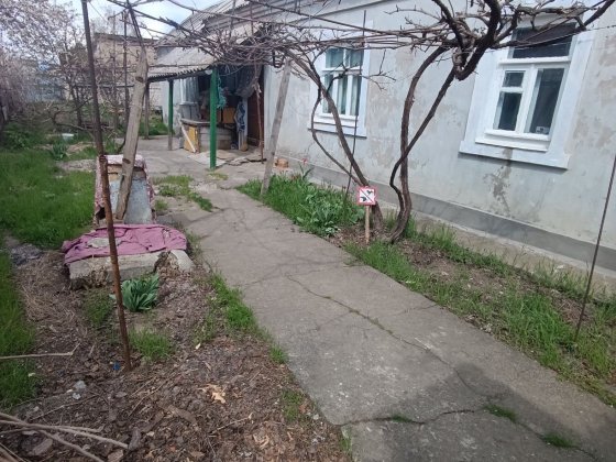 Продаю будинок 6 военна 4 кімнати,