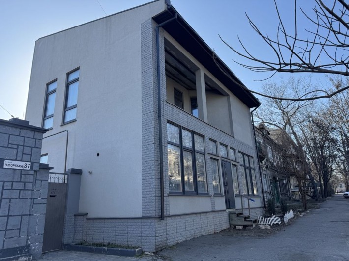 Дом -Николаев центр города / Б. Морская .Новая постройка . - фото 1