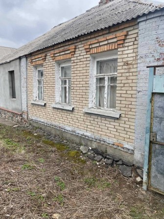 Продам отдельно стоящий дом в центре района Лысая Гора - фото 1