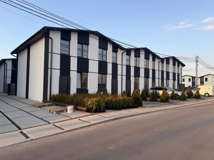Продаж Невеличкого ТаунХауса 48м2 з двориком, паркінгом - фото 1