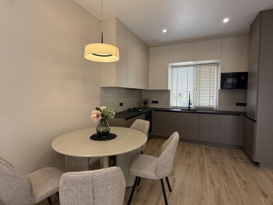 Будинок з ремонтом та централізованими комунікаціями від забудовника Петропавловская Борщаговка