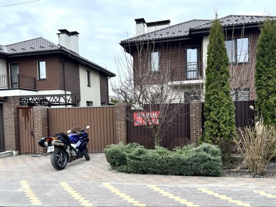 Приватний будинок в елітній локації біля Ліцею номер 1 Петропавловская Борщаговка