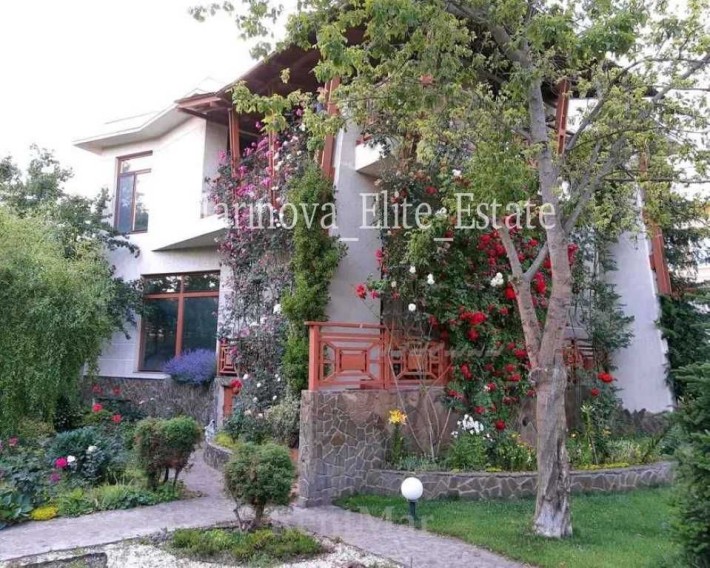 Фасадный дом под ЖИЛЬЁ БИЗНЕС  Б Фонтан 18 соток - фото 1