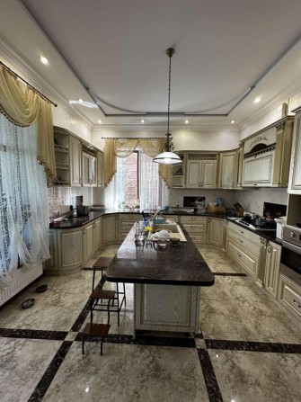 Совиньон. Хозяйский дом с бассейном и солнечной станцией - фото 1