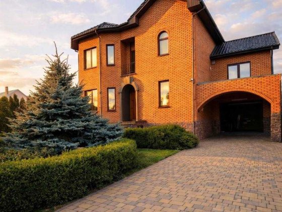 Преміум будинок з ремонтом_біля Києва_бомбосховище