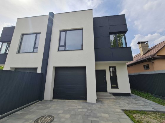 Вітаю. Продам Дуплекс з ремонтом, газ, гараж. Телефонуйте. Софіївська Борщагівка