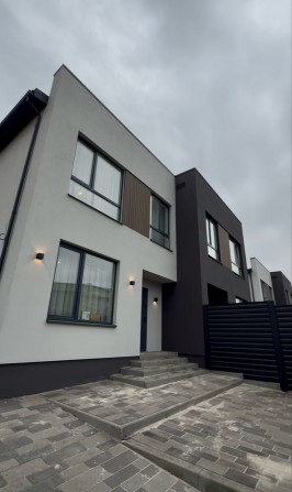 Будинок Київ  БЕЗ комісії з ремонтом 100 метрів кільцева дорога - фото 1