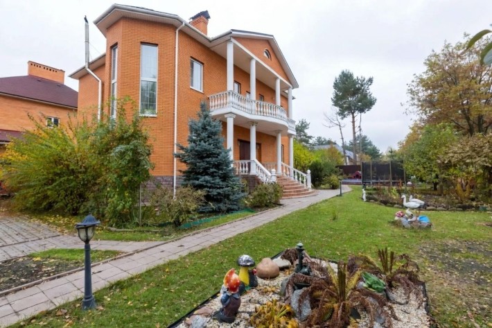 Добротний будинок з бомбосховищем в КМ закритого типу. Без комісії! - фото 1