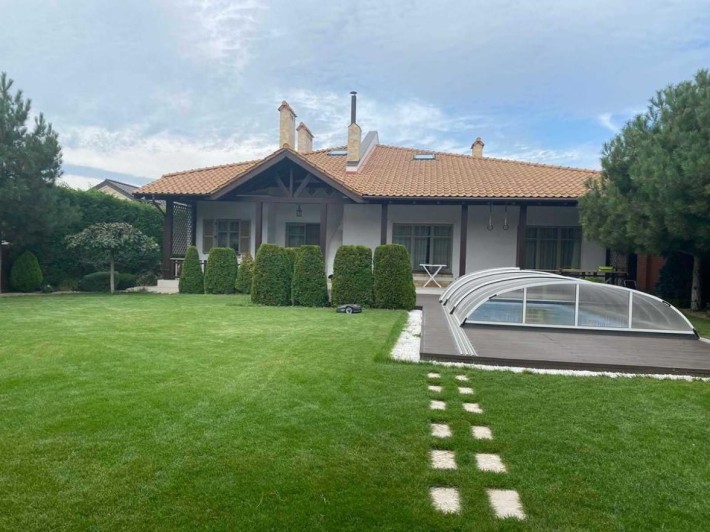 Продажа ОДНОЭТАЖНОГО дома в Совиньоне,  12.5 сот - фото 1