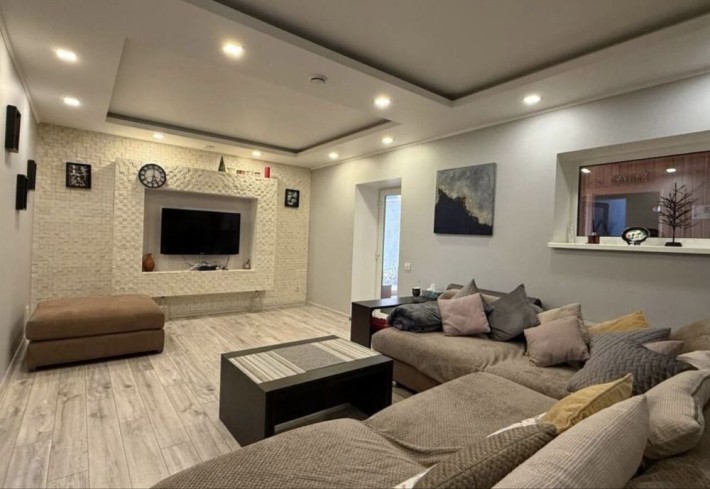 Будинок в якому є все. Совиньон. Ідеальний для родини. - фото 1