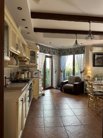 Продажа капитального хозяйского дома в Совиньоне. - фото 1