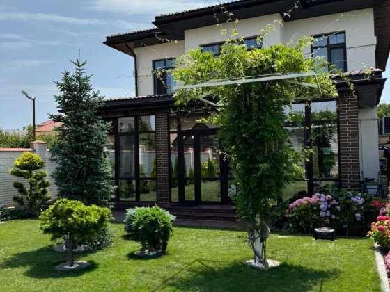 Красивий будинок в Совіньоні. Новий ремонт. Гарне розтошування. Одесса