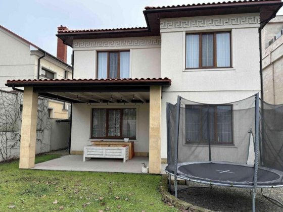 Уютный современный дом в Совиньоне. Одеса