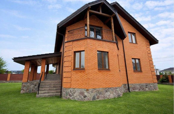 Будинок з ремонтом під чистову_біля Києва_ділянка 10 соток - фото 1