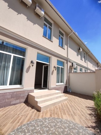 Дом-дуплекс 150 м² в элитном районе Одессы | Аквапарк, спортплощадки - фото 1