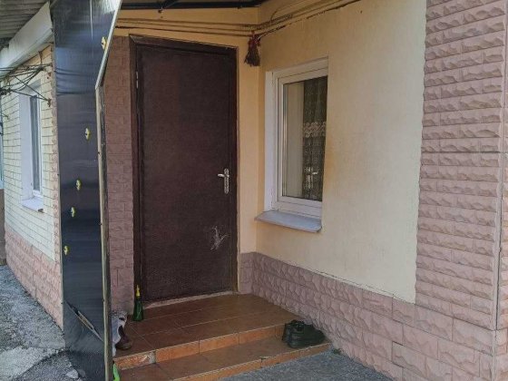 Продам часть дома м.Защитников Украины Харків