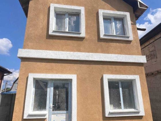 Будинок з центральними комунікаціями біля Києва Софіївська Борщагівка