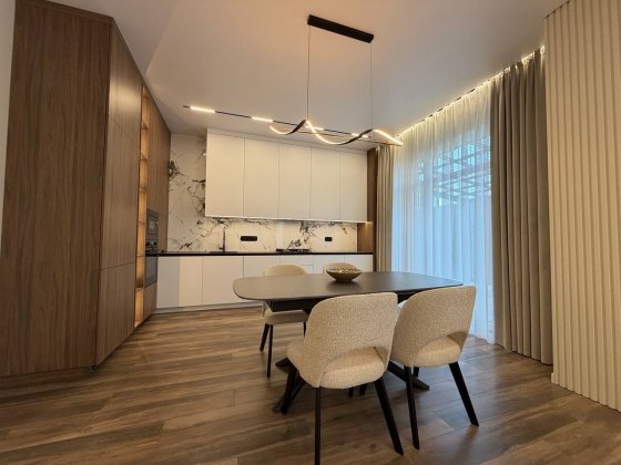 Продається будинок з ремонтом в Петропавлівській Борщагівці Петропавловская Борщаговка