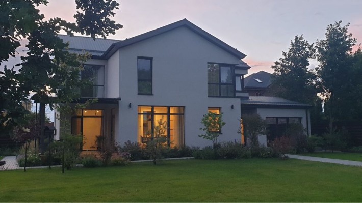 Сучасний будинок з ремонтом, меблями та технікою| Автономний| 165м2/ - фото 1