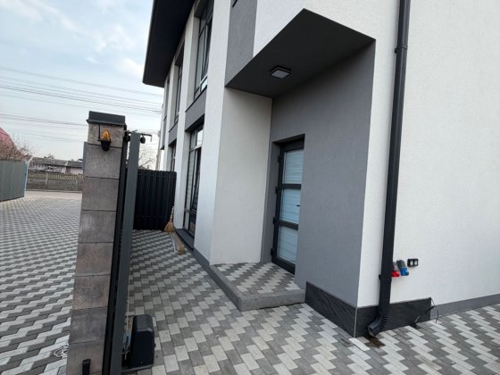 Продається дуплекс з ремонтом у Петропавлівській Борщагівці, від забудовника Петропавлівська Борщагівка