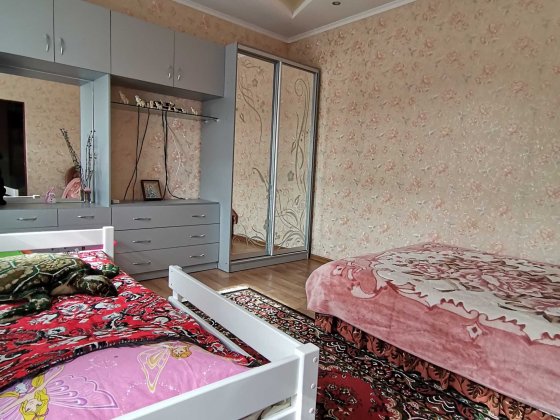 У продажу 2 кімнатний будинок с садом.