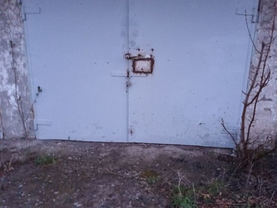 Гараж. Крыша перекрыта. Ворота утеплены. Яма отдельно, погреб отдельно Краматорськ