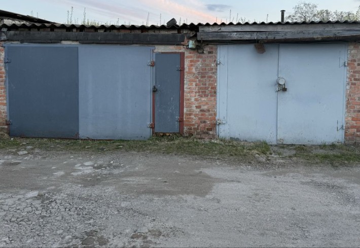 Гараж 5х7 Центр.( є місце добудувати в Довжину) - фото 1