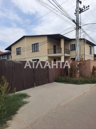 Современный дом на застроенной улице в Царском селе - фото 1