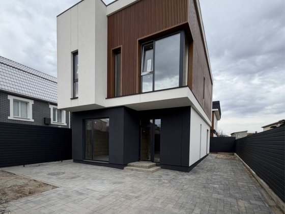 Приватний будинок в с. Софіївська Борщагівка. Без ремонту Софиевская Борщаговка