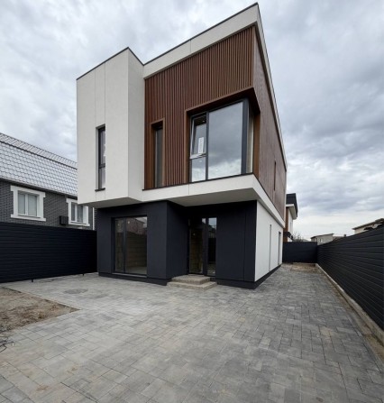 Приватний будинок в с. Софіївська Борщагівка. Без ремонту - фото 1