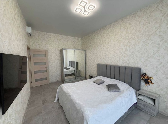 Боковий ВЕЛИКИЙ Таунхаус з ремонтом біля ліцею та садочка! Без% - фото 1