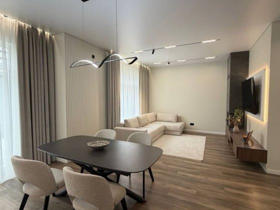 Будинок 130 м2 з ремонтом у Петропавлівській Борщагівці, газ Петропавловская Борщаговка