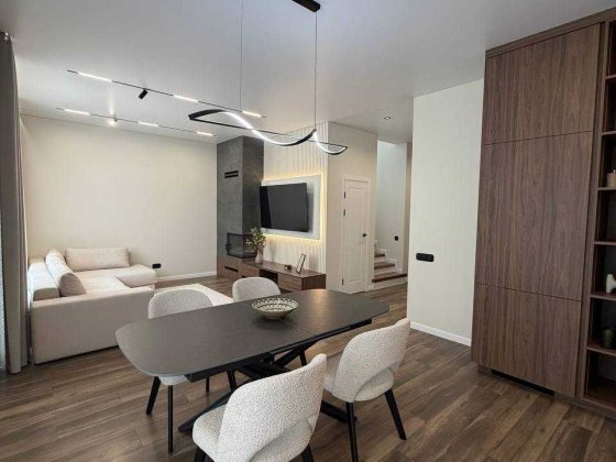 Новий будинок з ремонтом,  130 м², камін, меблі, закрита територія. Газ!! Петропавловская Борщаговка